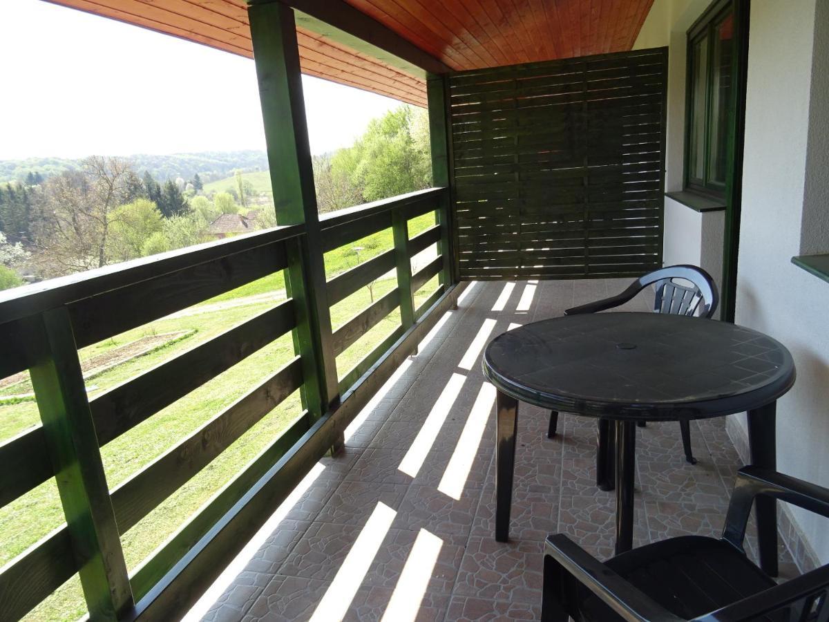 Kisrejtek Apartmanhaz Lispeszentadorjan Exterior photo