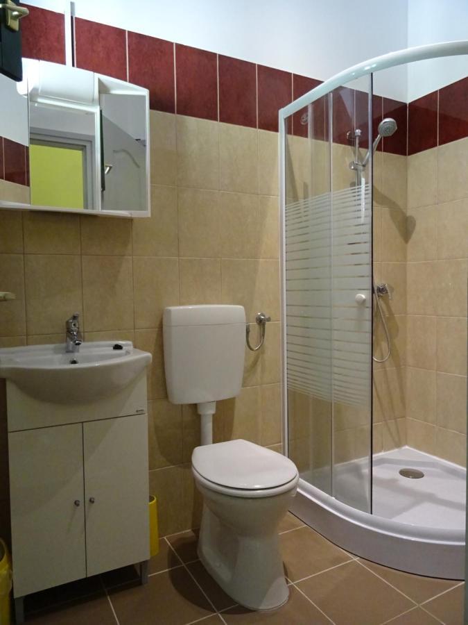 Kisrejtek Apartmanhaz Lispeszentadorjan Exterior photo